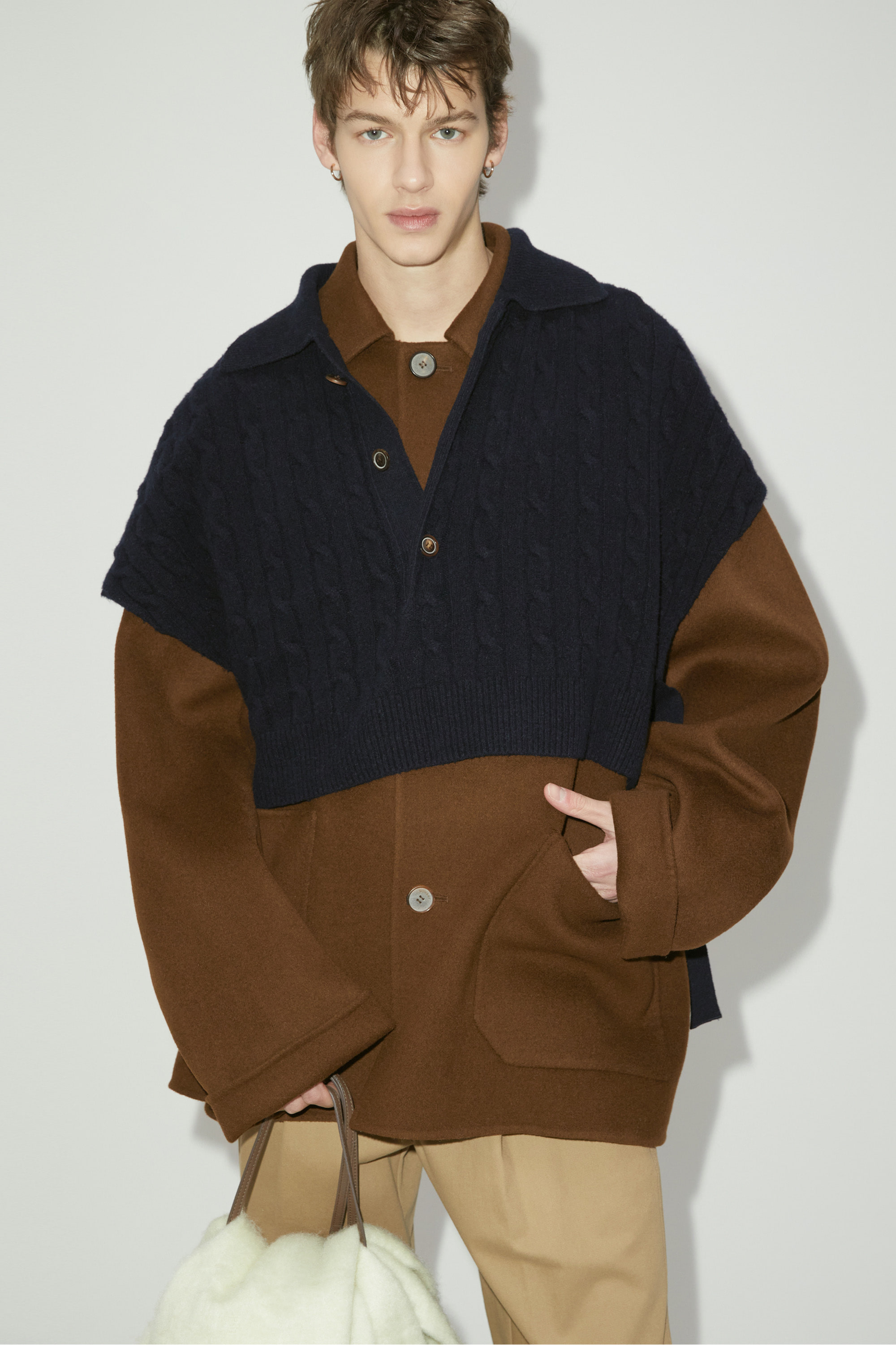 LAYERED CABLE COLLAR KNIT