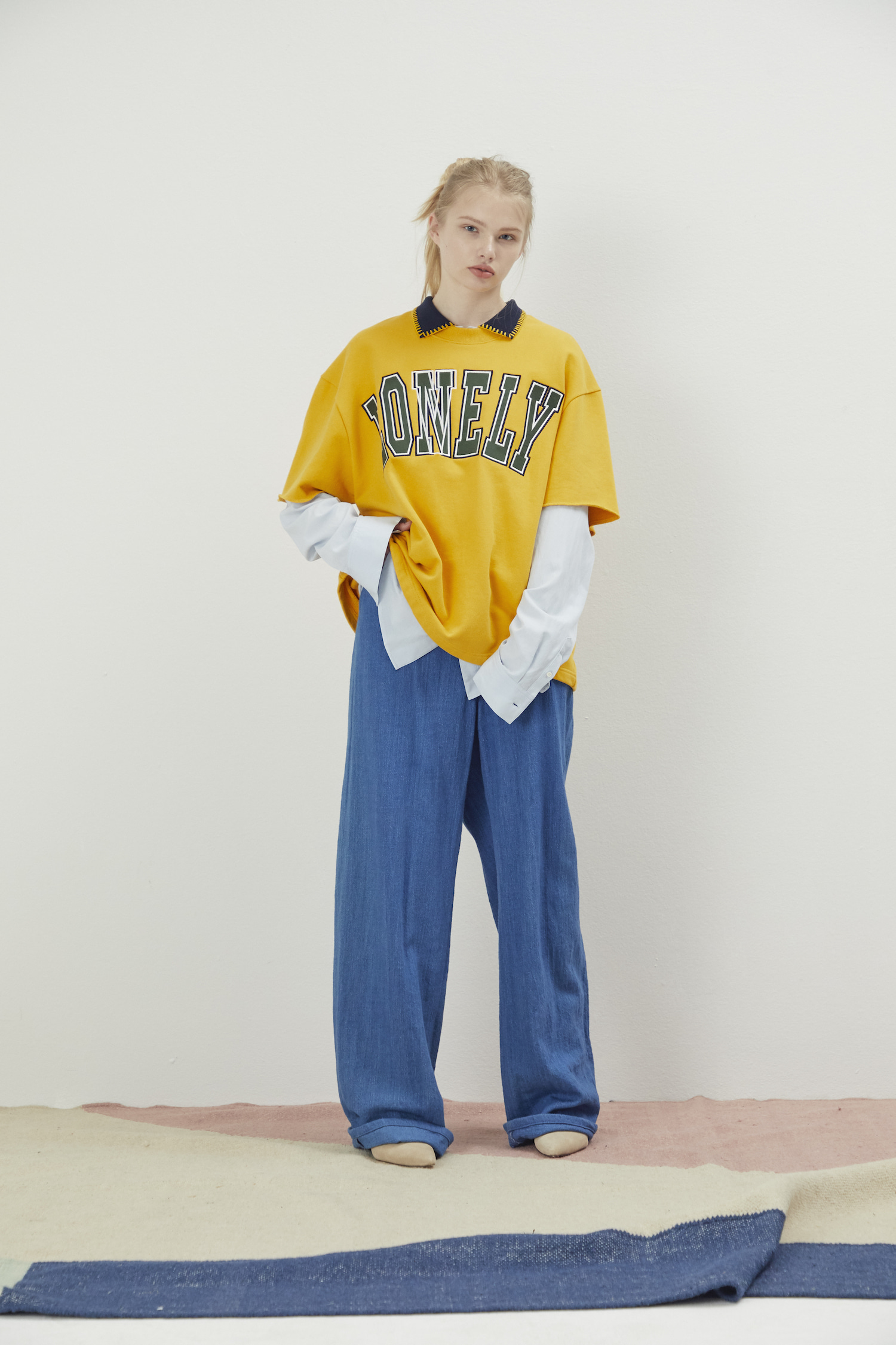 LONELY/LOVELY CROPPED SWEATSHIRT YELLOW